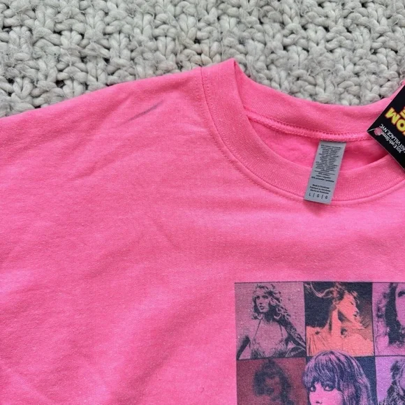 Aliens of Brooklyn Taylor Swift The Era Tour Sweater L NWT - Picture 8 of 11